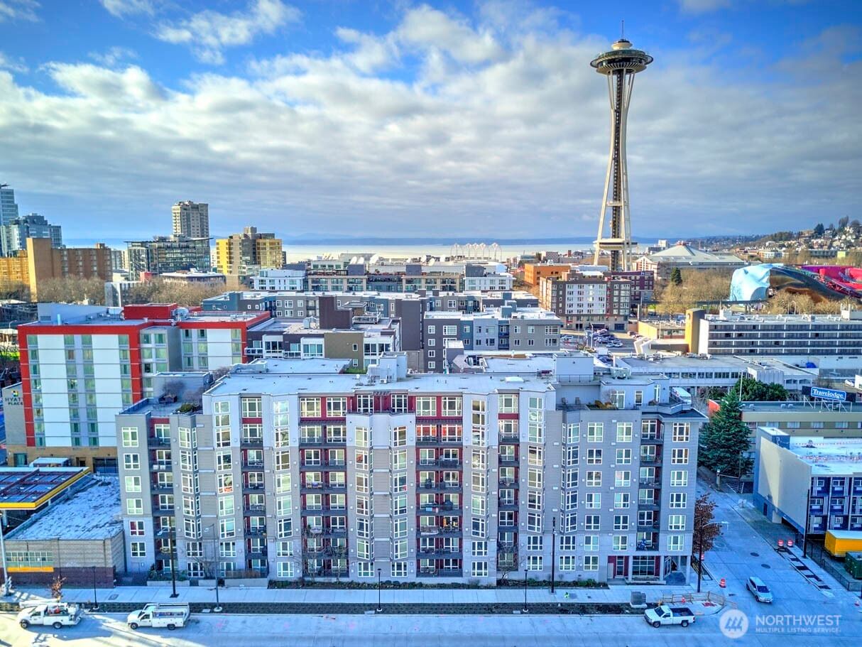 699 John Street Unit 306, Seattle, WA 98109 1