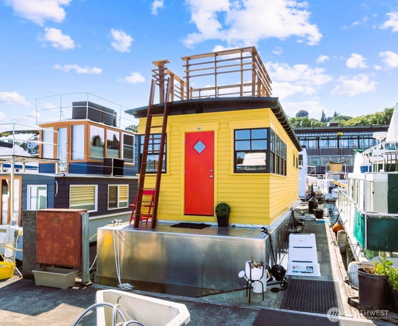 2040 Westlake Avenue N Unit 17, Seattle, WA 98109 1