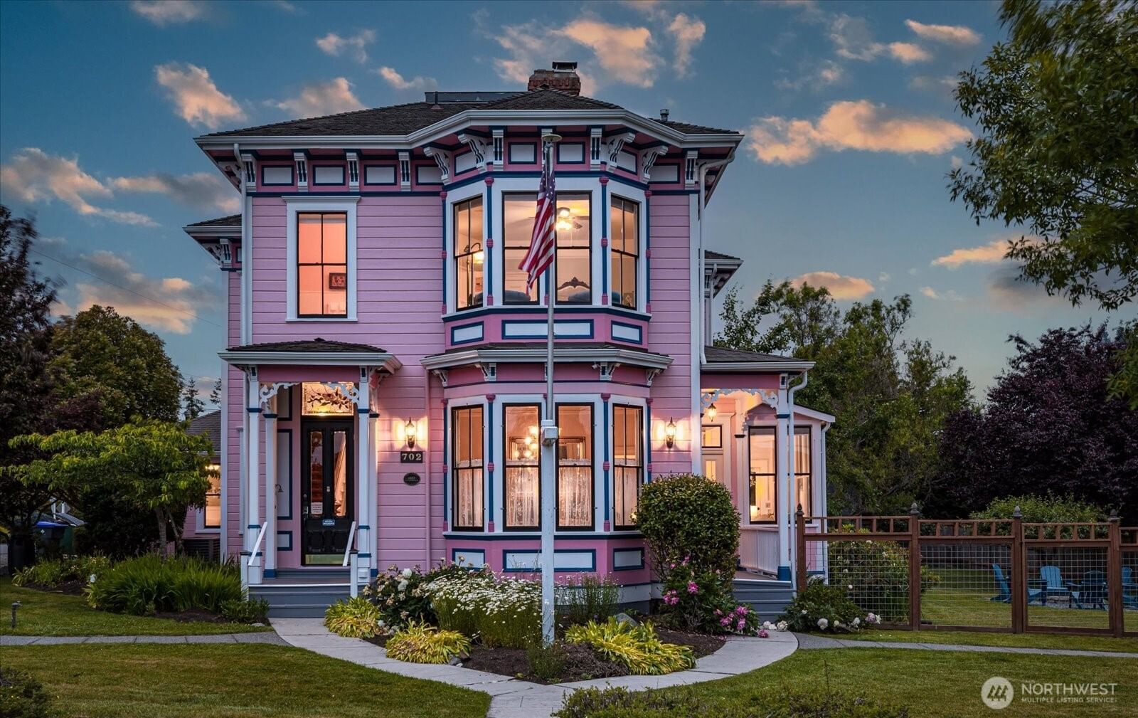 702 N Main Street, Coupeville, WA 98239 2
