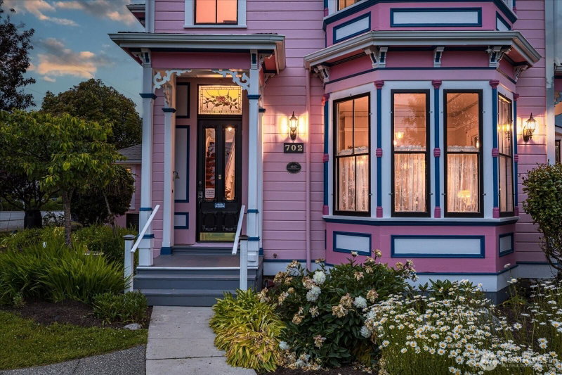 702 N Main Street, Coupeville, WA 98239 2